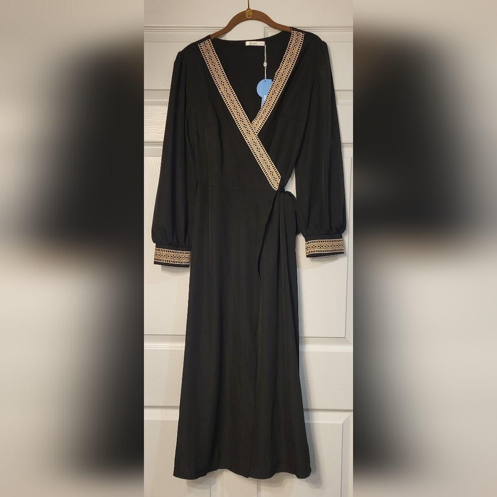 Cupshe NWT Black Wrap Dress With Embroidery Resortwear Beach Cruise Size Medium